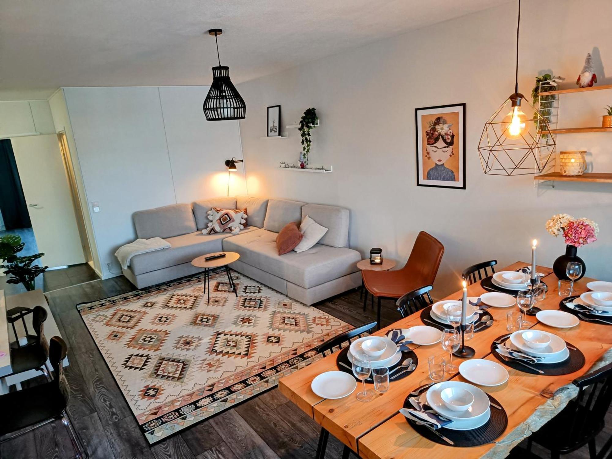 Big 88M2 Apartment In The Center Rovaniemi Bagian luar foto